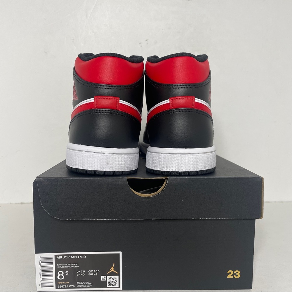 Nike Air Jordan 1 Retro Mid “Bred Toe/Fire Red” 2023 - Picture 4 of 4